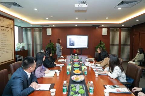 罗湖区人大常委副主任谭会茹一行莅临摩登7娱乐调研