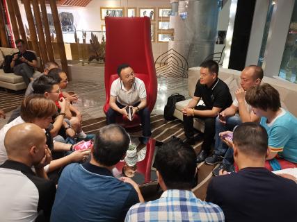 让中国企业家更有眼界——摩登7娱乐创始人李厚德率领企业家学员游学越南站